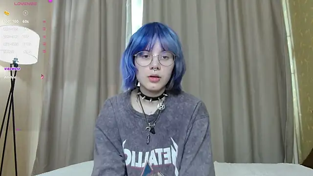 Snapshot of KellePourier chatting on April 15, 2026, 6:19 am KellePourier online show from April 15, 2026, 6:19 am