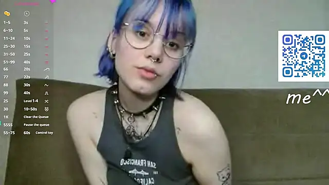 Snapshot of KellePourier chatting on April 11, 2026, 7:45 am KellePourier online show from April 11, 2026, 7:45 am