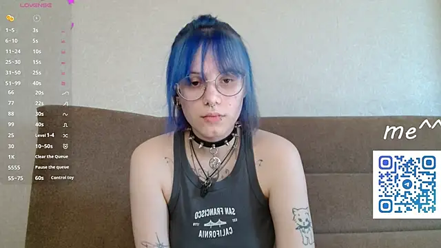 Snapshot of KellePourier chatting on April 8, 2026, 6:26 am KellePourier online show from April 8, 2026, 6:26 am