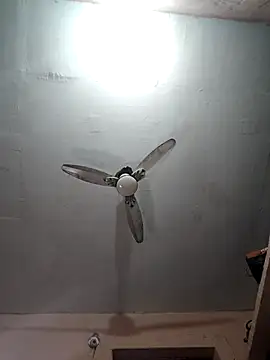 CUTE-GIRL-1 online show from November 30, 2025, 4:30 pm