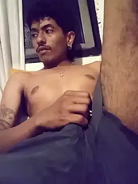 SkinniYamo online show from April 7, 2026, 4:14 am