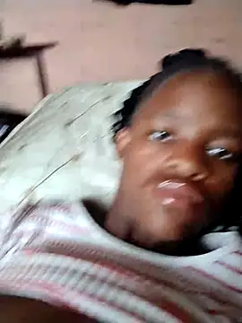 Snapshot of Blondecurv24 chatting on November 5, 2025, 1:36 pm Blondecurv24 online show from November 5, 2025, 1:36 pm