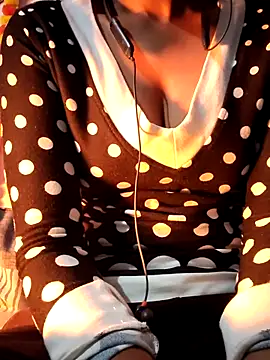 Hot-Rubyy online show from December 5, 2025, 2:43 am