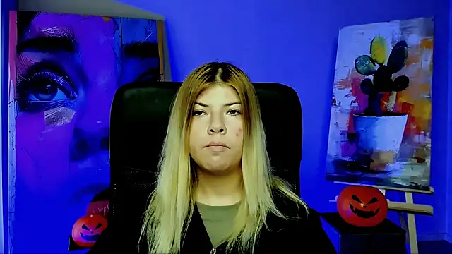 EvaDarc online show from October 28, 2025, 7:51 am