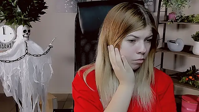 EvaDarc online show from October 29, 2025, 11:42 am