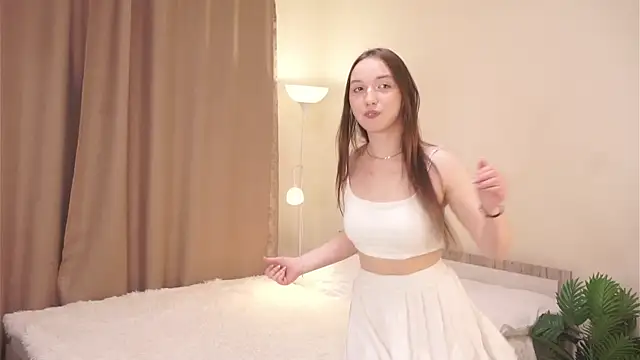 LeonaBelhumeur online show from October 29, 2025, 12:37 pm