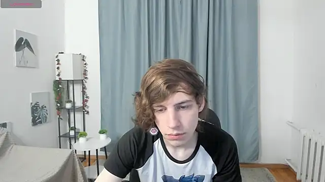 AvenGlow online show from December 15, 2025, 5:13 am