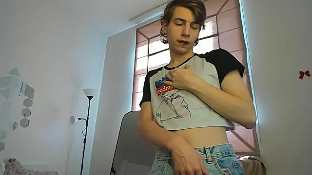 Snapshot of AvenGlow chatting on March 31, 2026, 6:15 am AvenGlow online show from March 31, 2026, 6:15 am