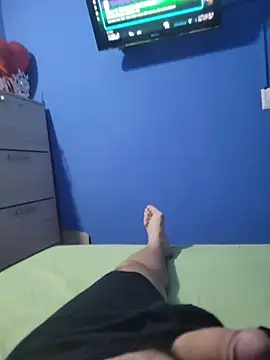 Snapshot of Tincho1051 chatting on February 28, 2026, 11:04 pm Tincho1051 online show from February 28, 2026, 11:04 pm