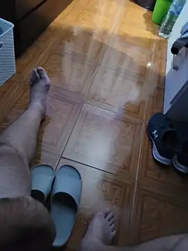 Snapshot of Tincho1051 chatting on February 23, 2026, 12:34 am Tincho1051 online show from February 23, 2026, 12:34 am