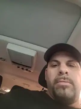 Snapshot of Tincho1051 chatting on November 29, 2025, 5:24 pm Tincho1051 online show from November 29, 2025, 5:24 pm