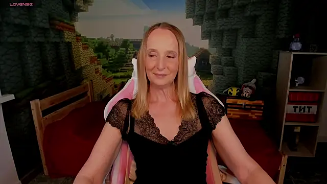 ScarlettPalmer online show from May 2, 2026, 9:36 am