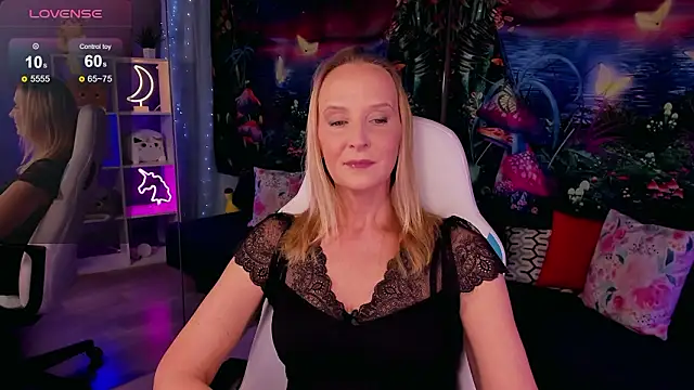 ScarlettPalmer online show from February 6, 2026, 10:11 am