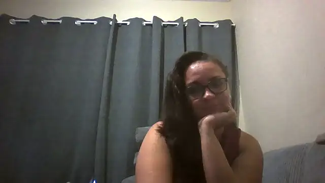 Snapshot of lilMissMarli chatting on March 28, 2026, 4:35 am lilMissMarli online show from March 28, 2026, 4:35 am