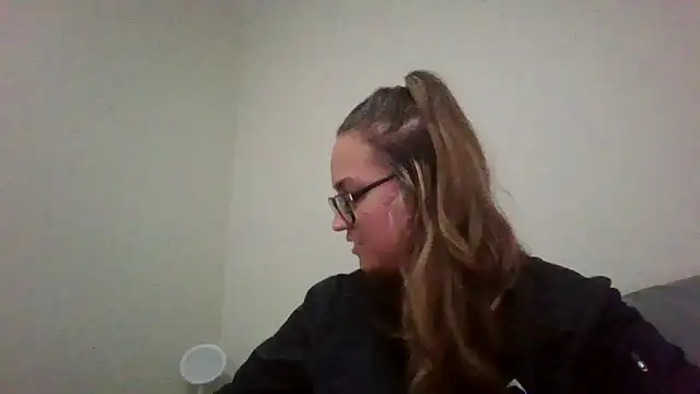 Snapshot of lilMissMarli chatting on March 3, 2026, 7:48 am lilMissMarli online show from March 3, 2026, 7:48 am