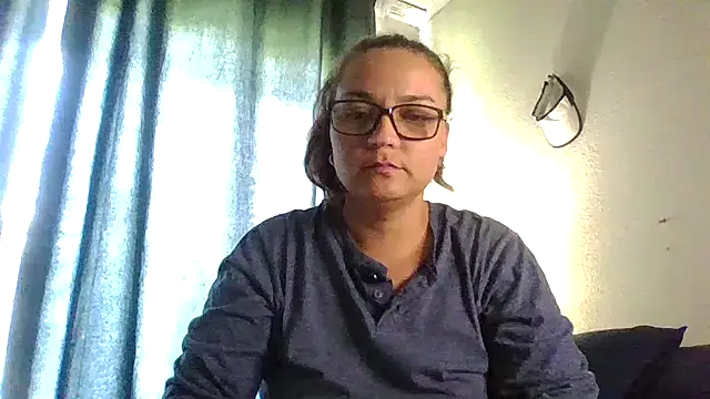 Snapshot of lilMissMarli chatting on January 9, 2026, 8:43 am lilMissMarli online show from January 9, 2026, 8:43 am