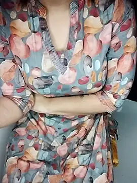 Snapshot of Itz_disha2 chatting on October 28, 2025, 11:42 am Itz disha2 online show from October 28, 2025, 11:42 am