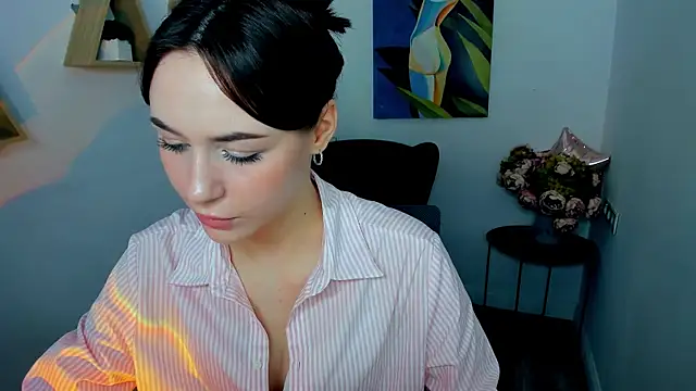 Snapshot of MakeYoueHappy chatting on March 31, 2026, 7:38 pm MakeYoueHappy online show from March 31, 2026, 7:38 pm