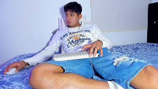 Snapshot of Dominic_King chatting on December 1, 2025, 1:39 am Dominic King online show from December 1, 2025, 1:39 am