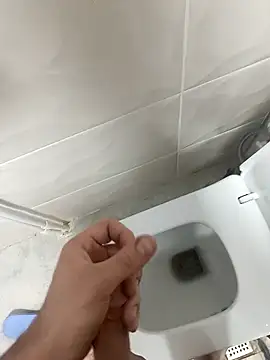 Snapshot of Mstfaavan64 chatting on January 14, 2026, 2:42 pm Mstfaavan64 online show from January 14, 2026, 2:42 pm