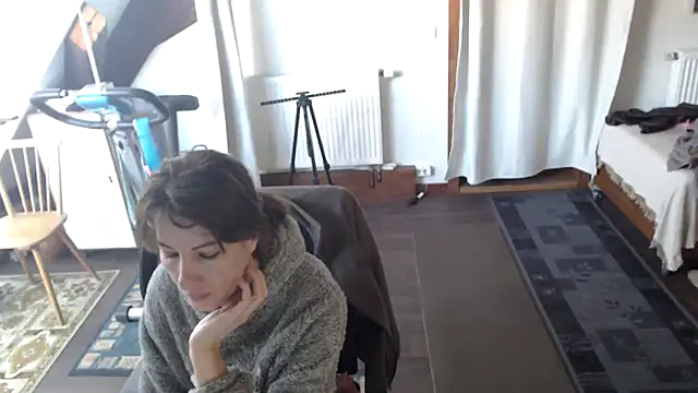 MissDyannis online show from March 12, 2026, 8:07 am