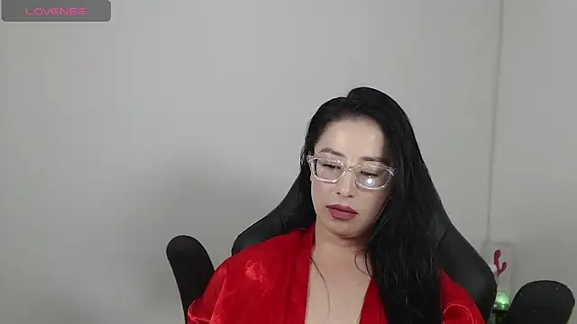 Snapshot of Emma_Hotkiss chatting on June 16, 2026, 3:06 am Emma Hotkiss online show from June 16, 2026, 3:06 am