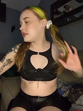 Snapshot of mattiethebaddieee chatting on January 9, 2026, 11:33 pm mattiethebaddieee online show from January 9, 2026, 11:33 pm