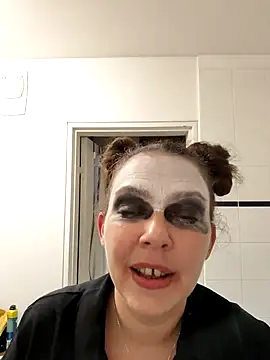 Snapshot of Lea_Squirt_Off chatting on November 2, 2025, 1:54 am Lea Squirt Off online show from November 2, 2025, 1:54 am