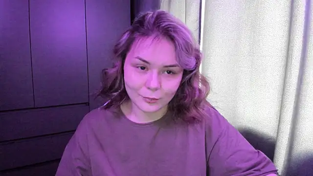 sophia lix online show from December 19, 2025, 5:32 am