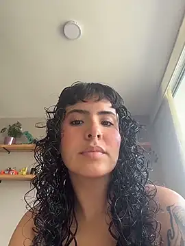 Snapshot of SugarTroubl33 chatting on March 31, 2026, 2:08 pm SugarTroubl33 online show from March 31, 2026, 2:08 pm