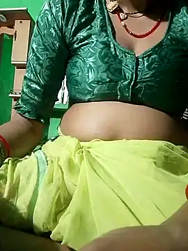 nikita hot83 online show from October 28, 2025, 10:20 pm