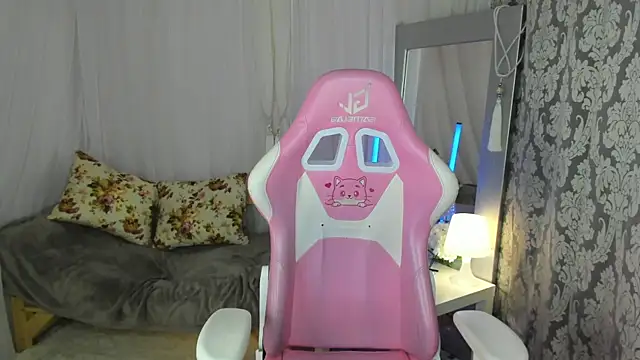 Snapshot of May_Yam chatting on April 13, 2026, 12:58 am May Yam online show from April 13, 2026, 12:58 am