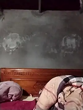 emini-xx online show from December 15, 2025, 11:49 am