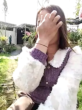 emini-xx online show from February 14, 2026, 3:07 am