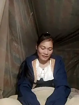 doggy-00 online show from November 23, 2025, 9:14 pm