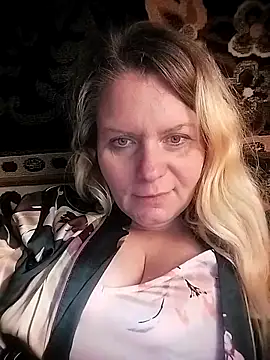 Lana-murr online show from November 15, 2025, 5:33 am