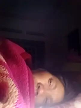 bella-la online show from December 4, 2025, 10:53 pm