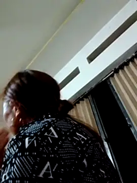 bella-la online show from February 10, 2026, 12:37 pm