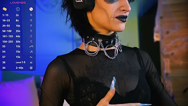 Leta Vian online show from October 31, 2025, 9:43 pm