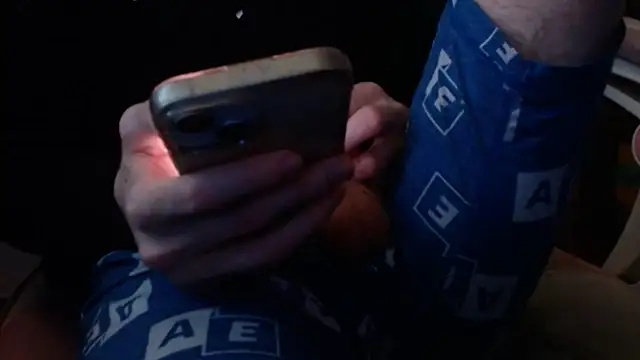 Snapshot of larrymonstercock chatting on March 10, 2026, 2:32 pm larrymonstercock online show from March 10, 2026, 2:32 pm