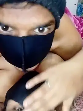 Snapshot of hot_couple_000 chatting on December 21, 2025, 8:05 am hot couple 000 online show from December 21, 2025, 8:05 am