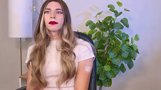 Branda Kelly online show from November 3, 2025, 1:15 pm