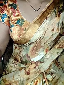 shreyareddy99 online show from April 2, 2026, 8:04 pm