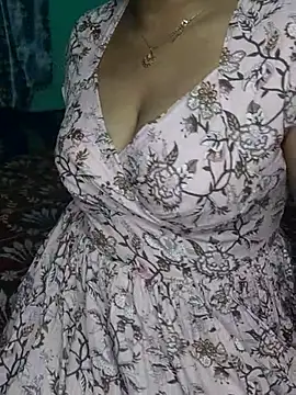 shreyareddy99 online show from January 14, 2026, 12:47 am