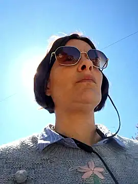 Piediniecollant online show from April 9, 2026, 10:21 am