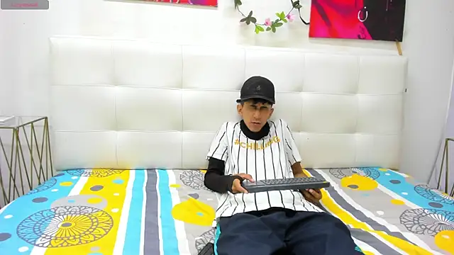 ahsly78alejandro online show from November 27, 2025, 12:49 pm