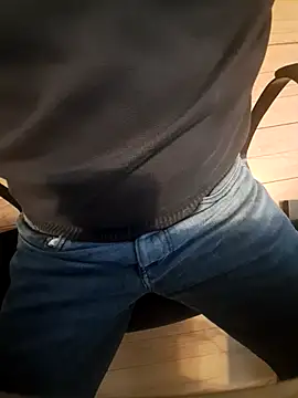 Snapshot of EchoVibe_86 chatting on October 28, 2025, 12:37 pm EchoVibe 86 online show from October 28, 2025, 12:37 pm