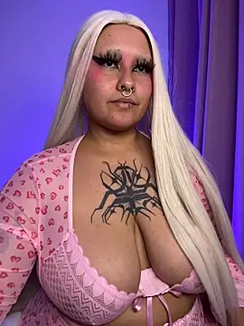 Snapshot of pinkbaddie777 chatting on April 3, 2026, 3:35 am pinkbaddie777 online show from April 3, 2026, 3:35 am