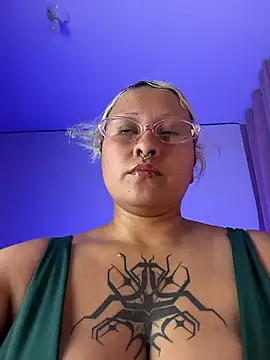 pinkbaddie777 online show from January 10, 2026, 4:52 am