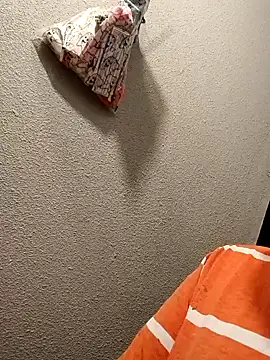 Snapshot of primo6969 chatting on April 6, 2026, 5:52 am primo6969 online show from April 6, 2026, 5:52 am